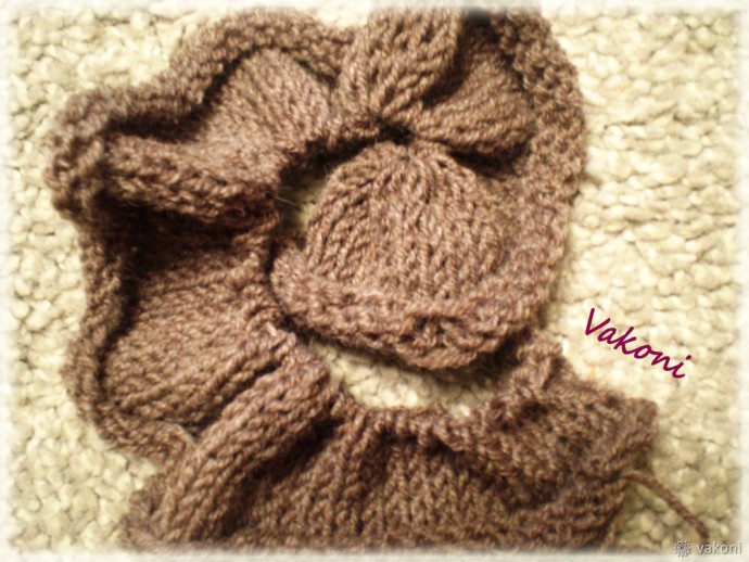 Декоративная вязаная роза