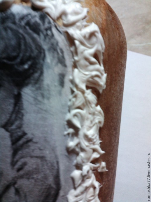 Декор бутылки с объемной рамкой