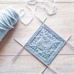 Квадратный мотив "Снежинка"