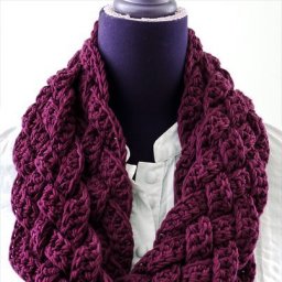 Плетёный шарф-снуд крючком: интересная техника