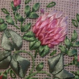 ​Вышиваем клевер лентами