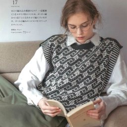 Безрукавка с ленивым жаккардом спицами