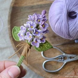 Веточка сирени крючком