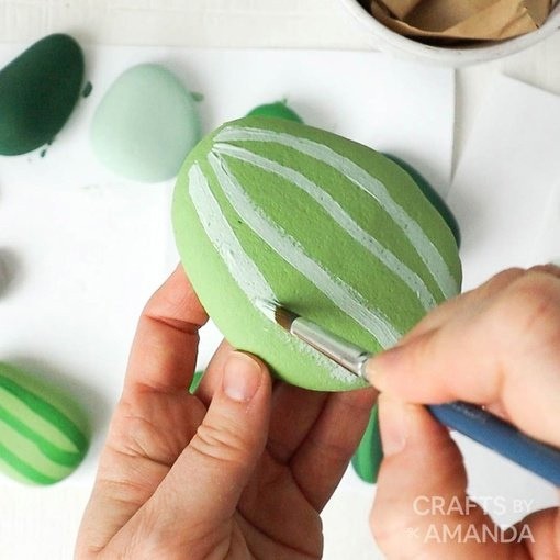 Роспись морских камней