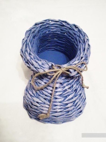 Плетёный башмачок из газетных трубочек