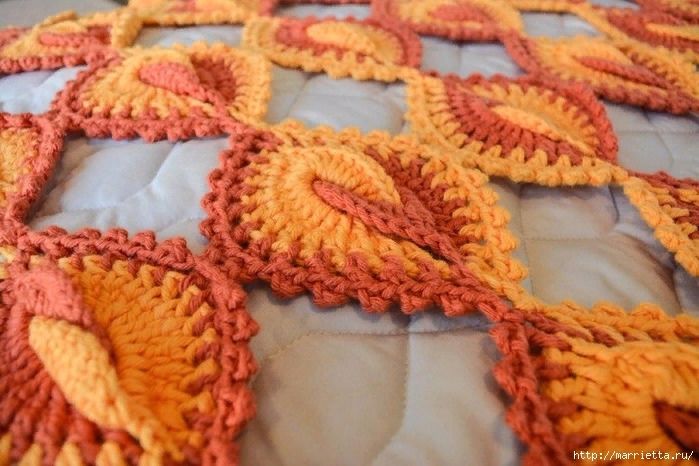 Декоративная накидка для кровати крючком