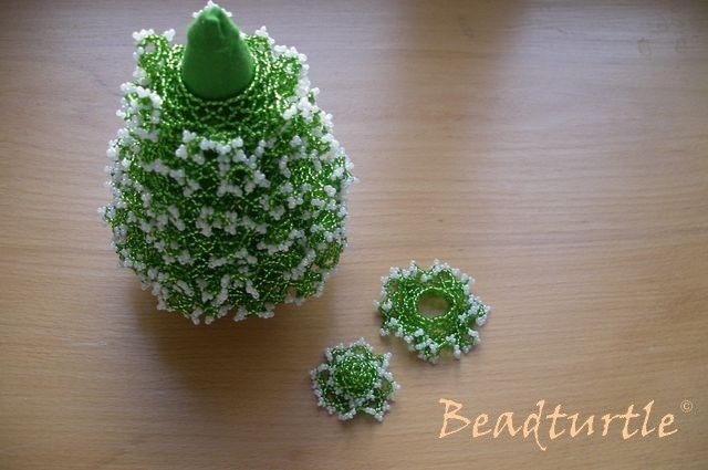 Елочка из бисера: зеленая красавица
