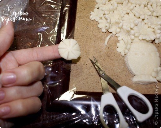 ​Картина из соленого теста с ромашками