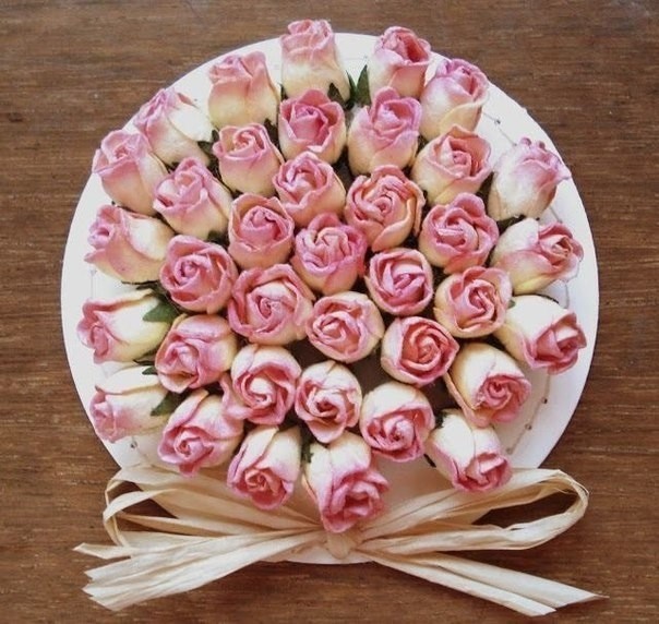 ​Открытка с объемными розочками