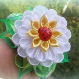 ​Ромашка в технике канзаши