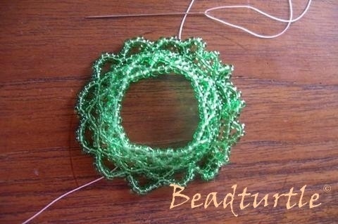 Елочка из бисера: зеленая красавица