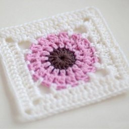 Вяжем квадратный мотив