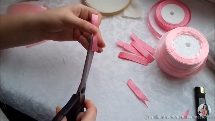 Вышивка пиона атласными лентами