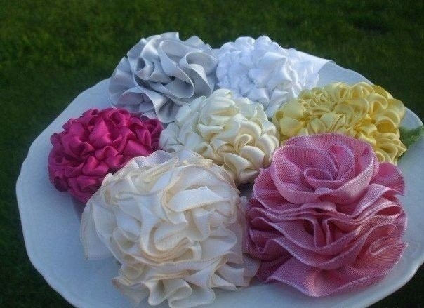 Великолепные георгины из атласных лент