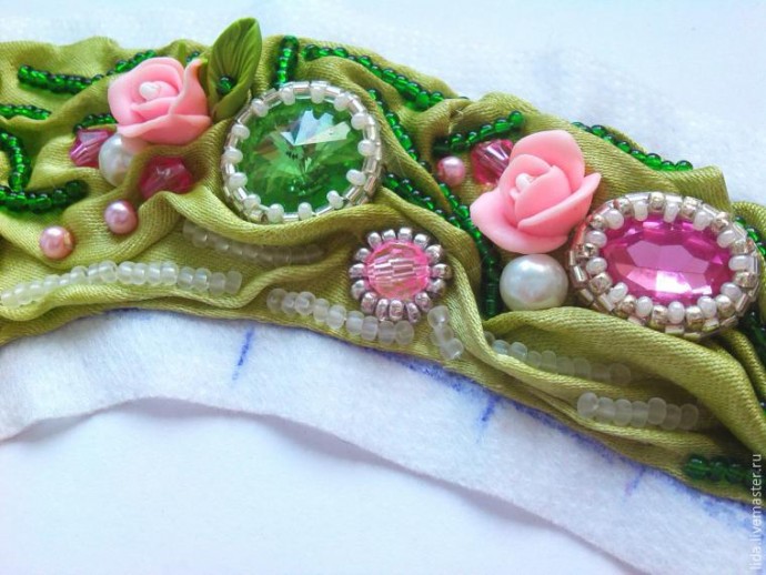 Шикарное колье "Утренняя роза"