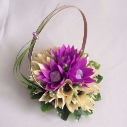 ​Цветы из конфет