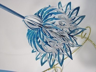 Филигранная подвеска из бумаги