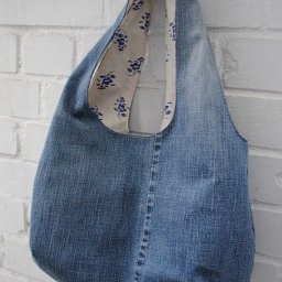 Простые в пошиве сумочки из джинсовой ткани