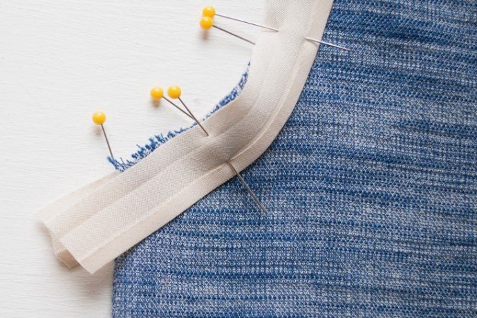 ​Техника обработки проймы косой бейкой