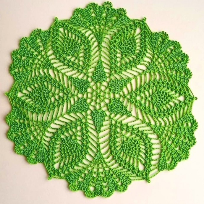 ​Зелёная салфетка крючком