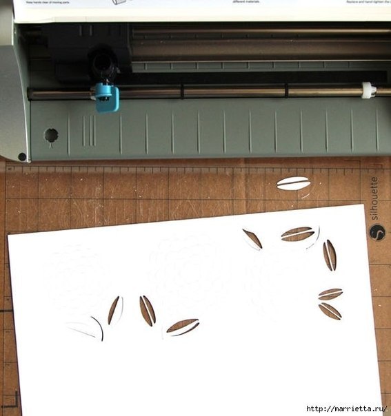 Оригинальная ваза самым простым способом