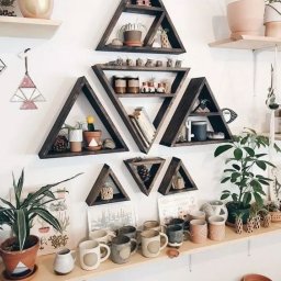 Идеи создания и размещения геометричных полочек