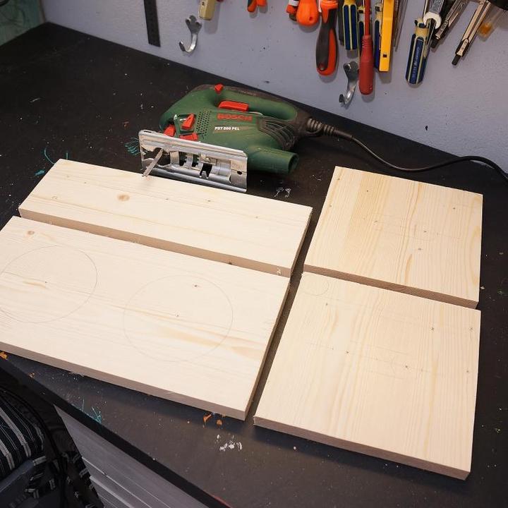 Кормушка для кота или небольшой собаки