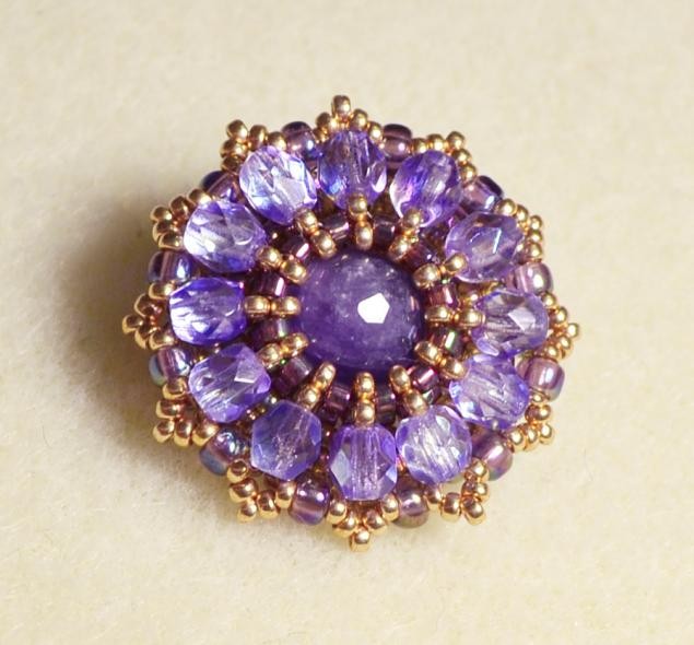 Оплетение бусины бисером