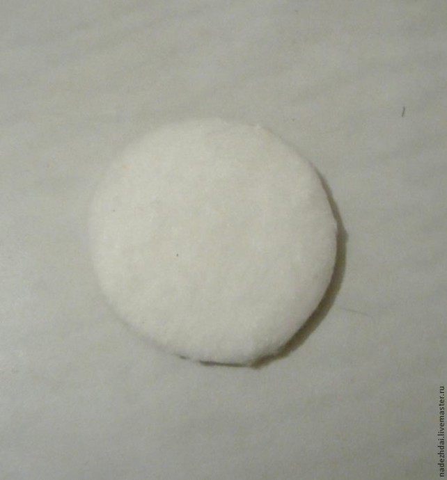 Маленькое кресло-игольница