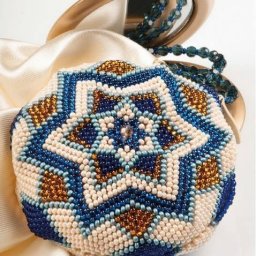 ​Необычайно красивый кулон из бисера