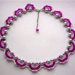 Чудесное колье из бисера