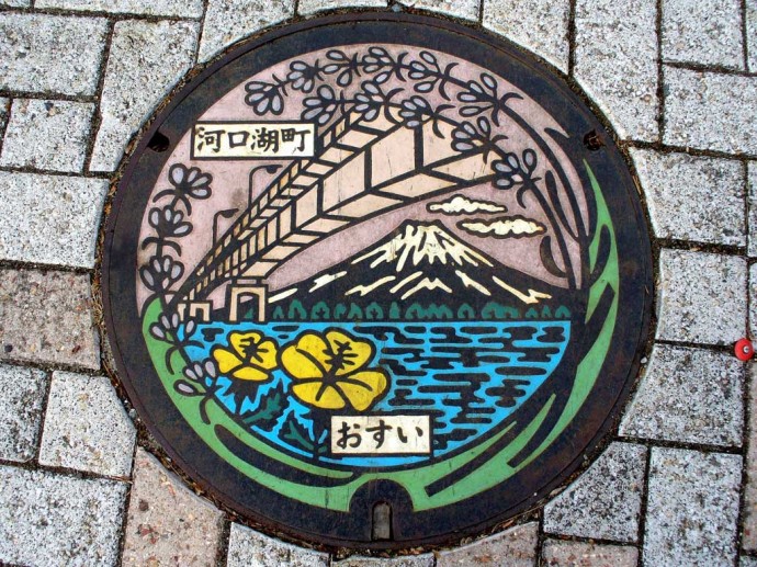 Дизайн канализационных люков в Японии