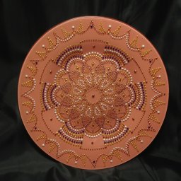 Точечная роспись декоративной тарелки