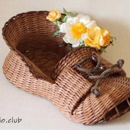 ​Башмаки из газетных трубочек