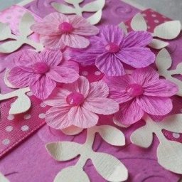 Цветочки из гофрированной бумаги