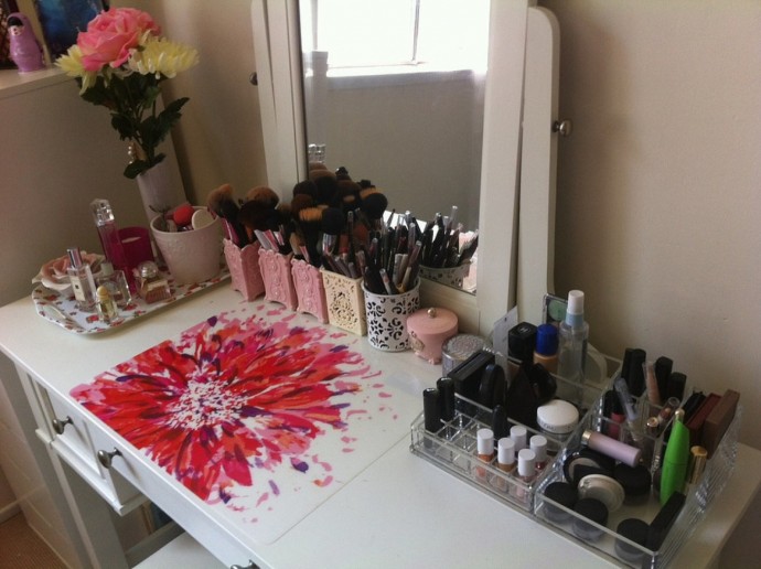 Идеи оформления женского уголка для наведения красоты