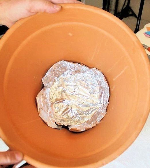 Минигриль из большого керамического горшка