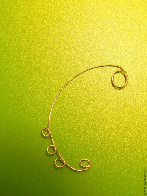 Кафф с пером