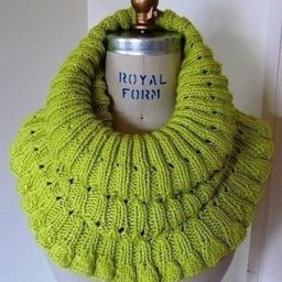 Вяжем нежно зеленый снуд