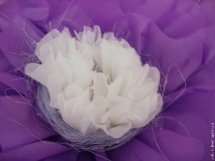 Цветок из бумаги тишью