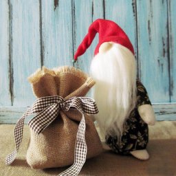 ​Интерьерный новогодний гномик