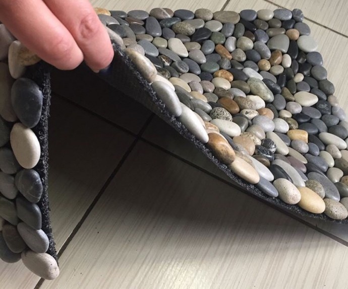 Как сделать массажный коврик из камней