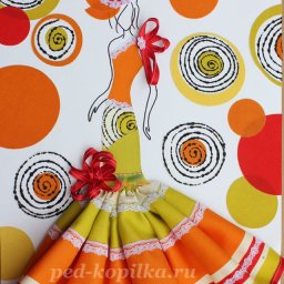 Дама в роскошном наряде