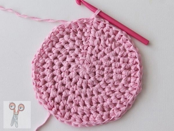 Милая корзинка из трикотажной пряжи