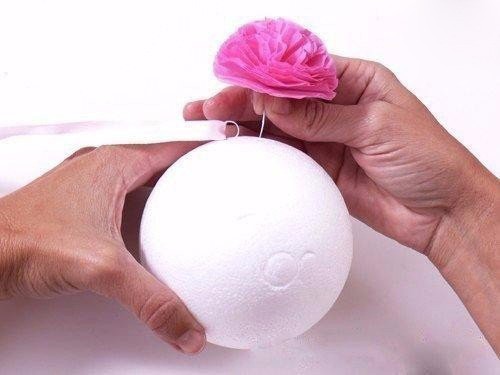Интерьерный цветочный шар из гофрированной бумаги