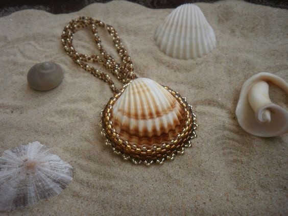 Шикарные украшения из ракушек