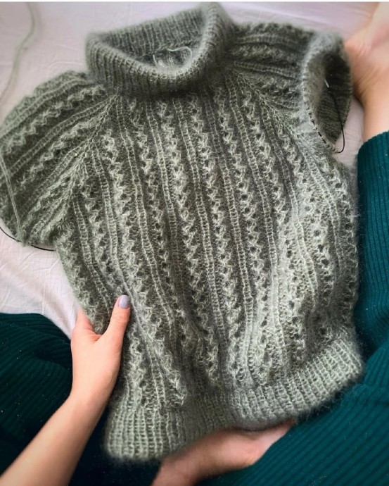 Рельефный узор с вертикальными полосками Рельефный узор с вертикальными полосками