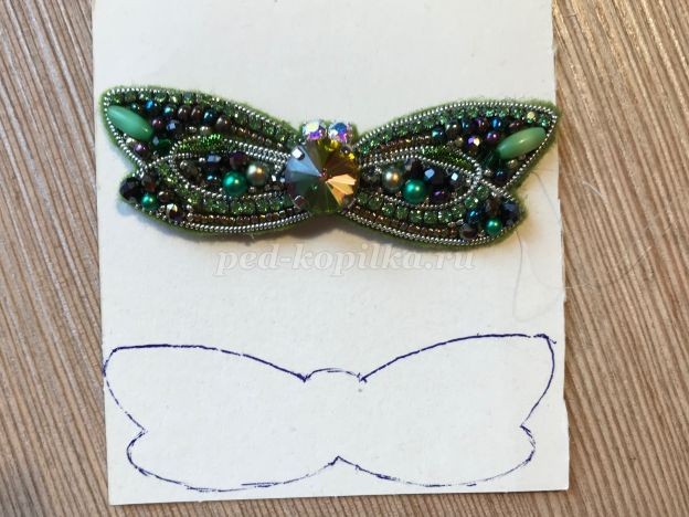 Брошь из бисера на фетре: стрекоза