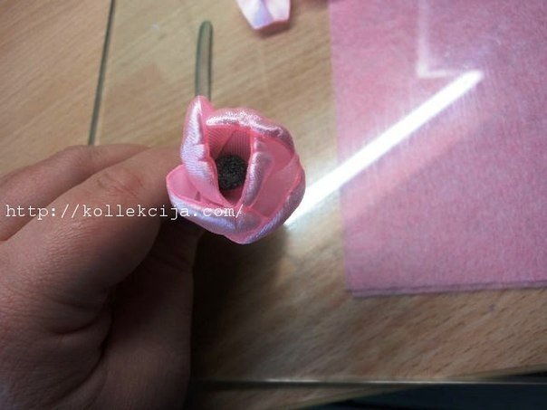 Тюльпаны из атласной ленты