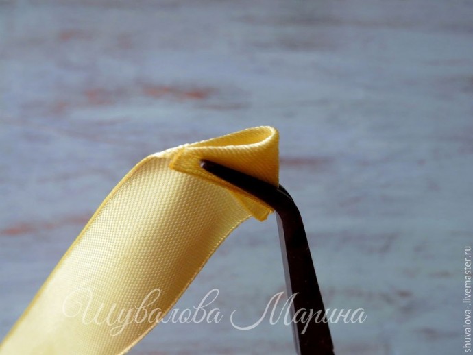 Тугие розочки из ленты